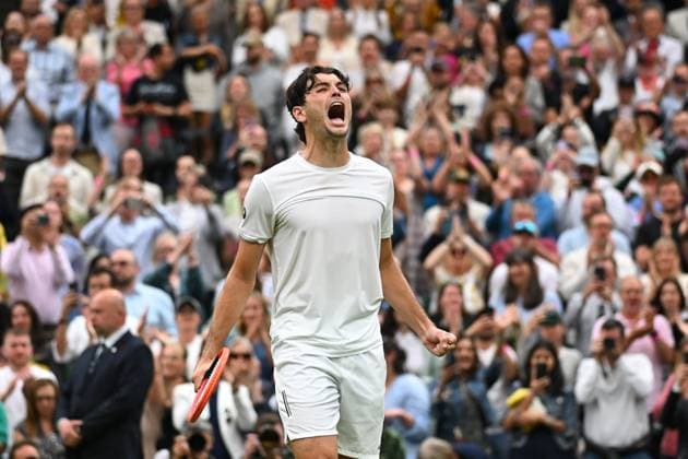 Sport Bilder des Tages Wimbledon - Fourth Round Taylor Fritz (USA) during his fourth round match at the 2024 Wimbledon Championships at the AELTC in London, UK, on July 8, 2024. Photo by Corinne Dubreuil ABACAPRESS.COM LONDON  Copyright: xDubreuilxCorinne ABACAx