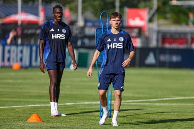 Mittersill, Austria, 08 07 24 Vitalie Becker FC Schalke 04 looks on during the training camp from FC Schalke 04 at Hohe Tauern Arena on July 08, 2024 in Mittersill, Austria Photo by Stefan Brauer Brauer Fotoagentur Mittersill, Austria, 08 07 24 Vitalie Becker FC Schalke 04 looks on during the training camp from FC Schalke 04 at Hohe Tauern Arena on July 8, 2024 in Mittersill, Austria Photo by Stefan Brauer Brauer Fotoagentur Mittersill Hohe Tauern Arena Austria Copyright: xStefanxBrauer Brauer-Fotoagenturx