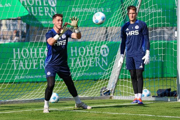 Mittersill, Austria, 08 07 24 Goalkeeper Justin Heekeren FC Schalke 04 in action, on the ball, single action during the training camp from FC Schalke 04 at Hohe Tauern Arena on July 08, 2024 in Mittersill, Austria Photo by Stefan Brauer Brauer Fotoagentur Mittersill, Austria, 08 07 24 Goalkeeper Justin Heekeren FC Schalke 04 controls the ball during the training camp from FC Schalke 04 at Hohe Tauern Arena on July 8, 2024 in Mittersill, Austria Photo by Stefan Brauer Brauer Fotoagentur Mittersill Hohe Tauern Arena Austria Copyright: xStefanxBrauer Brauer-Fotoagenturx