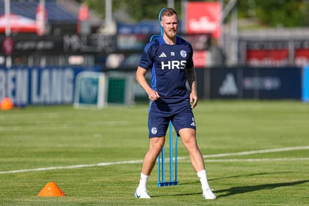 Mittersill, Austria, 08 07 24 Tomas Kalas FC Schalke 04 looks on during the training camp from FC Schalke 04 at Hohe Tauern Arena on July 08, 2024 in Mittersill, Austria Photo by Stefan Brauer Brauer Fotoagentur Mittersill, Austria, 08 07 24 Tomas Kalas FC Schalke 04 looks on during the training camp from FC Schalke 04 at Hohe Tauern Arena on July 8, 2024 in Mittersill, Austria Photo by Stefan Brauer Brauer Fotoagentur Mittersill Hohe Tauern Arena Austria Copyright: xStefanxBrauer Brauer-Fotoagenturx