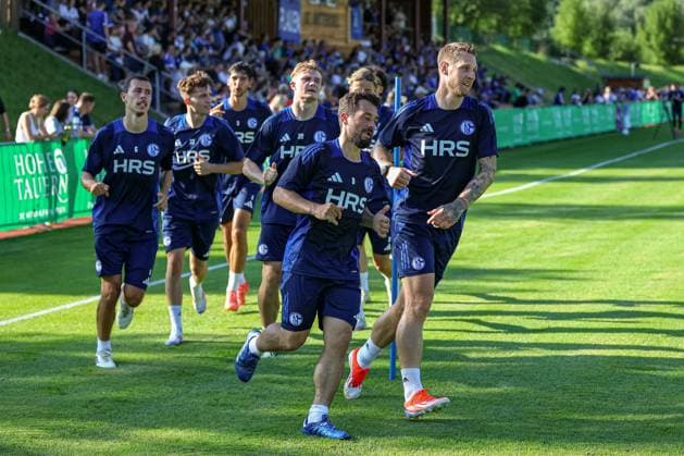 Mittersill, Austria, 08 07 24 Amin Younes FC Schalke 04 , Sebastian Polter FC Schalke 04 , during the training camp from FC Schalke 04 at Hohe Tauern Arena on July 08, 2024 in Mittersill, Austria Photo by Stefan Brauer Brauer Fotoagentur Mittersill, Austria, 08 07 24 Amin Younes FC Schalke 04 , Sebastian Polter FC Schalke 04 , during the training camp from FC Schalke 04 at Hohe Tauern Arena on July 8, 2024 in Mittersill, Austria Photo by Stefan Brauer Brauer Fotoagentur Mittersill Hohe Tauern Arena Austria Copyright: xStefanxBrauer Brauer-Fotoagenturx