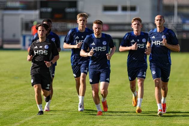 Mittersill, Austria, 08 07 24 Rehabilitation coach Nico Wamig FC Schalke 04 , Moussa Sylla FC Schalke 04 , Martin Wasinski FC Schalke 04 , Tobias Mohr FC Schalke 04 , Niklas Barthel FC Schalke 04 and Henning Matriciani FC Schalke 04 during a running session during the training camp of FC Schalke 04 at the Hohe Tauern Arena on July 08, 2024 in Mittersill, Austria Photo by Stefan Brauer Brauer Fotoagentur Mittersill, Austria, 08 07 24 Rehab coach Nico Wamig FC Schalke 04 , Moussa Sylla FC Schalke 04 , Martin Wasinski FC Schalke 04 , Tobias Mohr FC Schalke 04 , Niklas Barthel FC Schalke 04 and Henning Matriciani FC Schalke 04 during a running session during the training camp from FC Schalke 04 at Hohe Tauern Arena on July 8, 2024 in Mittersill, Austria Photo by Stefan Brauer Brauer Fotoagentur Mittersill Hohe Tauern Arena Austria Copyright: xStefanxBrauer Brauer-Fotoagenturx