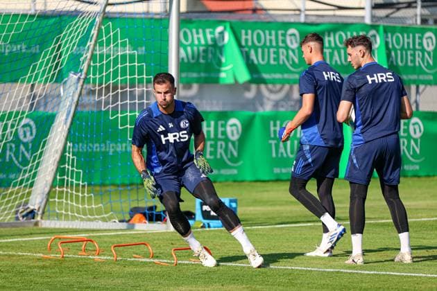 Mittersill, Austria, 08 07 24 Goalkeeper Michael Langer FC Schalke 04 in action, single action during the training camp of FC Schalke 04 at Hohe Tauern Arena on July 08, 2024 in Mittersill, Austria Photo by Stefan Brauer Brauer Fotoagentur Mittersill, Austria, 08 07 24 Goalkeeper Michael Langer FC Schalke 04 in action during the training camp from FC Schalke 04 at Hohe Tauern Arena on July 8, 2024 in Mittersill, Austria Photo by Stefan Brauer Brauer Fotoagentur Mittersill Hohe Tauern Arena Austria Copyright: xStefanxBrauer Brauer-Fotoagenturx