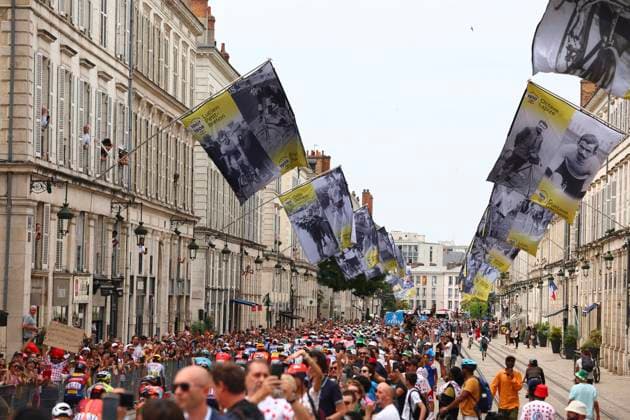 Tour de France 2024 - Stage 10 SAINT-AMAND-MONTROND, FRANCE - JULY 09 : illustration picture of the start during stage 10 of the 111th edition of the Tour de France 2024 cycling race, a stage of 187.3 kms with start in Orleans and finish in Saint-Amand-Montrond on July 09, 2024 in Saint-Amand-Montrond, France, 09 07 2024 Saint-Amand-Montrond France  Copyright: xLucaxBettinix
