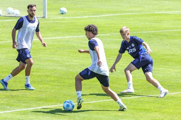 09 07 2024, Football, Summer preparation, Season 2024 2025, f l Kenan Karaman FC Schalke 04 , Aris Bayindir FC Schalke 04 , Martin Wasinski FC Schalke 04 Mittersill Stadium Mittersill Austria xRHR PHOTO TRx Copyright: TimxRehbein RHR-FOTOx RHR-FOTO TR