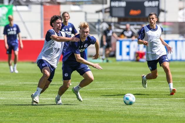 09 07 2024, Football, Summer preparation, Season 2024 2025, f l Aris Bayindir FC Schalke 04 , Peter Remmert FC Schalke 04 Mittersill Stadium Mittersill Austria xRHR PHOTO TRx Copyright: TimxRehbein RHR-FOTOx RHR-FOTO TR