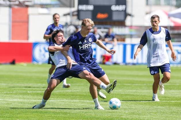09 07 2024, Football, Summer preparation, Season 2024 2025, f l Aris Bayindir FC Schalke 04 , Peter Remmert FC Schalke 04 Mittersill Stadium Mittersill Austria xRHR PHOTO TRx Copyright: TimxRehbein RHR-FOTOx RHR-FOTO TR