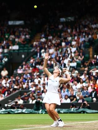 Lulu Sun of New Zealand Wimbledon Tennis Championships, Day 9, The All England Lawn Tennis and Croquet Club, London, UK - 09 Jul 2024  Copyright: xJamesxMarsh Shutterstockx 14577170q