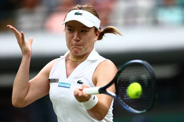 Lulu Sun of New Zealand Wimbledon Tennis Championships, Day 9, The All England Lawn Tennis and Croquet Club, London, UK - 09 Jul 2024  Copyright: xJamesxMarsh Shutterstockx 14577170o