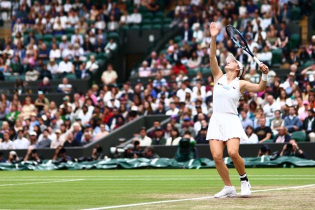 Lulu Sun of New Zealand Wimbledon Tennis Championships, Day 9, The All England Lawn Tennis and Croquet Club, London, UK - 09 Jul 2024  Copyright: xJamesxMarsh Shutterstockx 14577170p