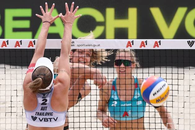 BEACHVOLLEYBALL - Beach Pro Vienna VIENNA,AUSTRIA,09.JUL.24 - Beach volleyball, Beachvolleyball - A1 Beach Pro Vienna, press conference, PK, Pressekonferenz Image shows Laura Ludwig and Louisa Lippmann (GER).  GEPAxpictures xMathiasxMandl