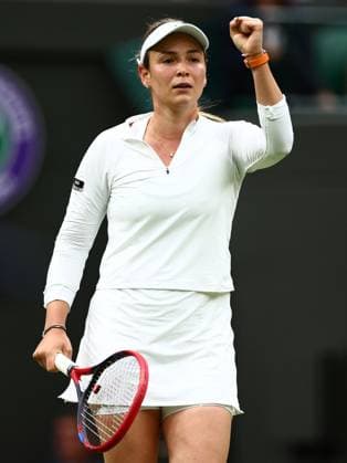 Donna Vekic of Croatia wins the second set Wimbledon Tennis Championships, Day 9, The All England Lawn Tennis and Croquet Club, London, UK - 09 Jul 2024  Copyright: xJamesxMarsh Shutterstockx 14577170at