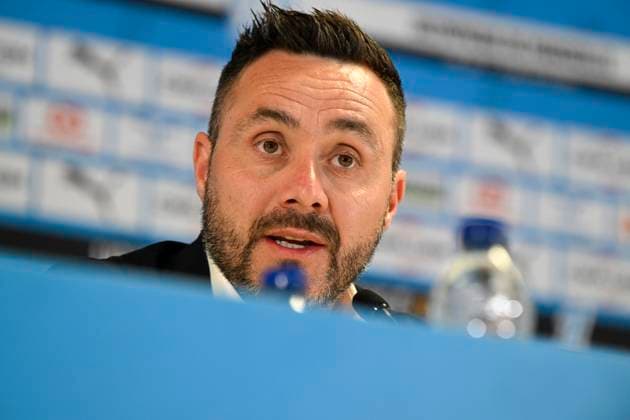 Sport Bilder des Tages Présentation du nouvel entraîneur de l Olympique de Marseille, Roberto De Zerbi à l Orange Vélodrome. FOOTBALL : Conférence de presse de présentation de Roberto De Zerbi - Marseille - 09 07 2024 WilliamCannarella Panoramic 