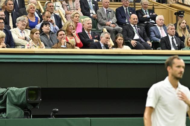 Tennis : Wimbledon 2024 - HRH Princess Beatrice and Mrs Edoardo Mapelli Mozzi Tennis : Wimbledon 2024 - England - 09 07 2024 ChrysleneCaillaud Panoramic 