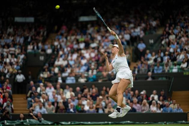 Tennis - Wimbledon Championship 2024 - Day 9 LONDON, ENGLAND - Tuesday, July 9, 2024: Lulu Sun (NZL) during the Ladies Singles Quarter-Final match on Day Nine of The Championships Wimbledon 2024 at the All England Lawn Tennis and Croquet Club. VekiÄ‡ won 5-7, 6-4, 6-1. (Photo by Kirsten Holst Propaganda) LONDON All England Lawn Tennis and Croquet Club GREATER LONDON ENGLAND  Copyright: xKirstenxHolstx 2024-07-09-020-Wimbledon_Day_9