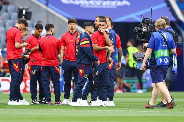 Pedri of Spain with a leg brace on after sustaining a knee injury in the previous game against Germany Spain v France, UEFA European Championship, EM, Europameisterschaft 2024, Semi Final, Football, Munich Football Arena, Munich, Germany - 09 Jul 2024 EDITORIAL USE ONLY No use with unauthorised audio, video, data, fixture lists, club league logos or live services. Online in-match use limited to 120 images, no video emulation. No use in betting, games or single club league player publications. Copyright: xKieranxMcManus Shutterstockx 14576874v