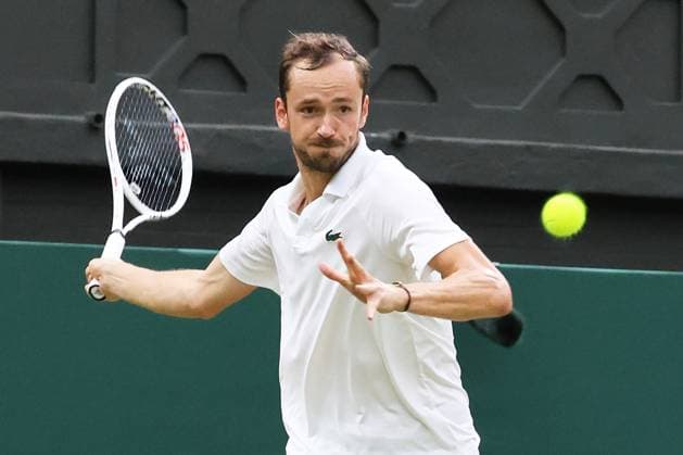 TENNIS - Wimbledon 2024 LONDON,ENGLAND,09.JUL.24 - TENNIS - ATP, Tennis Herren World Tour, Wimbledon, Grand Slam. Image shows Daniil Medwedew (RUS).  GEPAxpictures xAlanxGrieves
