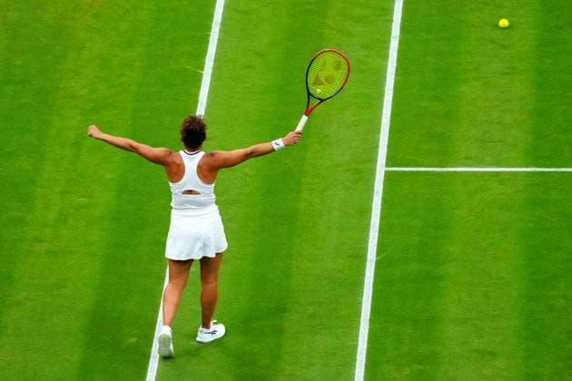 Sport Bilder des Tages Jasmine Paolini celebrates victory in her quarter final match Wimbledon Tennis Championships, Day 9, The All England Lawn Tennis and Croquet Club, London, UK - 09 Jul 2024  Copyright: xJavierxGarcia Shutterstockx 14577169gm