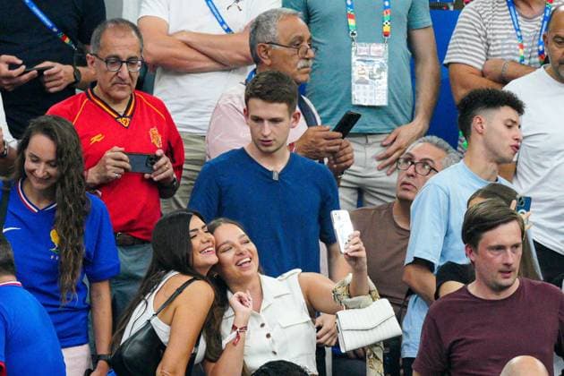 YouTube Thogden in the stands Spain v France, UEFA European Championship, EM, Europameisterschaft 2024, Semi Final, Football, Munich Football Arena, Munich, Germany - 09 Jul 2024 EDITORIAL USE ONLY No use with unauthorised audio, video, data, fixture lists, club league logos or live services. Online in-match use limited to 120 images, no video emulation. No use in betting, games or single club league player publications. Copyright: xDavexShopland Shutterstockx 14576888aq