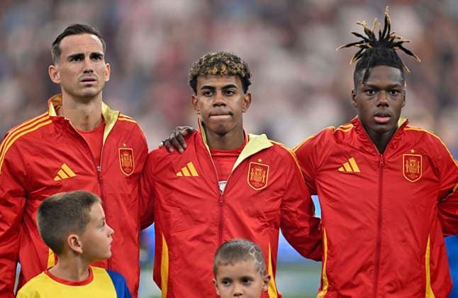 09 07 2024, Football UEFA EURO 2024, Semi-final, Spain France, in the Munich Football Arena Lamine Yamal Spain and Nico Williams Spain