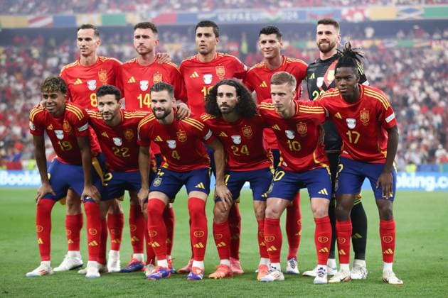 Spain line up Spain v France, UEFA European Championship, EM, Europameisterschaft 2024, Semi Final, Football, Munich Football Arena, Munich, Germany - 09 Jul 2024 EDITORIAL USE ONLY No use with unauthorised audio, video, data, fixture lists, club league logos or live services. Online in-match use limited to 120 images, no video emulation. No use in betting, games or single club league player publications. Copyright: xMichaelxZemanek Shutterstockx 14576887ah