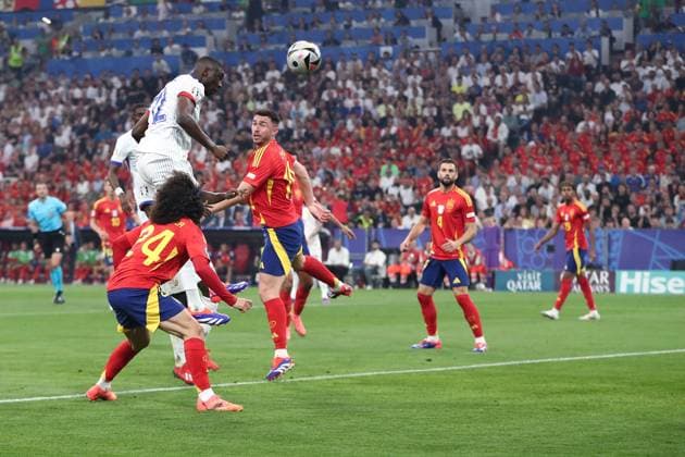Randal Kolo Muani of France scores the sides first goal to make it 1-0 to France Spain v France, UEFA European Championship, EM, Europameisterschaft 2024, Semi Final, Football, Munich Football Arena, Munich, Germany - 09 Jul 2024 EDITORIAL USE ONLY No use with unauthorised audio, video, data, fixture lists, club league logos or live services. Online in-match use limited to 120 images, no video emulation. No use in betting, games or single club league player publications. Copyright: xMichaelxZemanek Shutterstockx 14576887ai