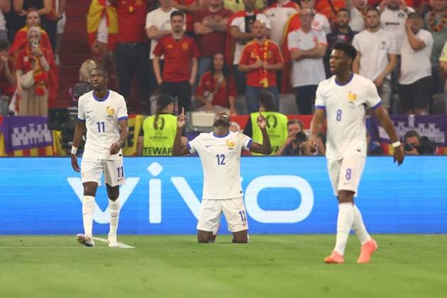Randal Kolo Muani of France celebrates scoring the goal for their side to make it 1-0 Spain v France, UEFA European Championship, EM, Europameisterschaft 2024, Semi Final, Football, Munich Football Arena, Munich, Germany - 09 Jul 2024 EDITORIAL USE ONLY No use with unauthorised audio, video, data, fixture lists, club league logos or live services. Online in-match use limited to 120 images, no video emulation. No use in betting, games or single club league player publications. Copyright: xKieranxMcManus Shutterstockx 14576874ah