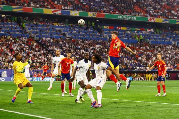 Fabian Ruiz of Spain has a header in front of goal Spain v France, UEFA European Championship, EM, Europameisterschaft 2024, Semi Final, Football, Munich Football Arena, Munich, Germany - 09 Jul 2024 EDITORIAL USE ONLY No use with unauthorised audio, video, data, fixture lists, club league logos or live services. Online in-match use limited to 120 images, no video emulation. No use in betting, games or single club league player publications. Copyright: xKieranxMcManus Shutterstockx 14576874al