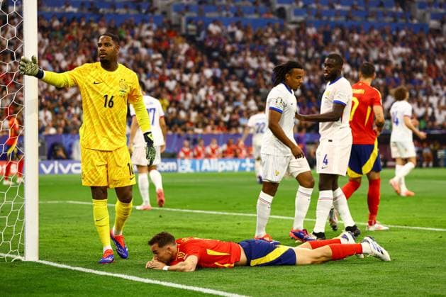 Fabian Ruiz of Spain reacts after a missed opportunity Spain v France, UEFA European Championship, EM, Europameisterschaft 2024, Semi Final, Football, Munich Football Arena, Munich, Germany - 09 Jul 2024 EDITORIAL USE ONLY No use with unauthorised audio, video, data, fixture lists, club league logos or live services. Online in-match use limited to 120 images, no video emulation. No use in betting, games or single club league player publications. Copyright: xKieranxMcManus Shutterstockx 14576874aj
