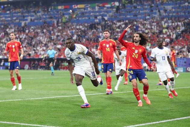 Randal Kolo Muani of France celebrates their goal to make it 1-0 to France Spain v France, UEFA European Championship, EM, Europameisterschaft 2024, Semi Final, Football, Munich Football Arena, Munich, Germany - 09 Jul 2024 EDITORIAL USE ONLY No use with unauthorised audio, video, data, fixture lists, club league logos or live services. Online in-match use limited to 120 images, no video emulation. No use in betting, games or single club league player publications. Copyright: xMichaelxZemanek Shutterstockx 14576887am
