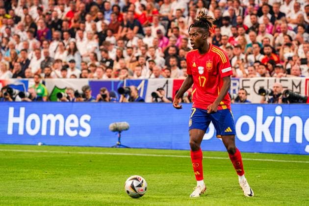 2024-07-09 Spain v France - UEFA EURO, EM, Europameisterschaft,Fussball 2024 Semi Final MUNICH, NETHERLANDS - JULY 9: Nico Williams of Spain stands with the ball during the UEFA EURO 2024 Semi Final match between Spain and France at Munich Football Arena on July 9, 2024 in Munich, Netherlands. Munich Munich Football Arena Netherlands Content not available for redistribution in The Netherlands directly or indirectly through any third parties. Copyright: xAndrexWeeningx