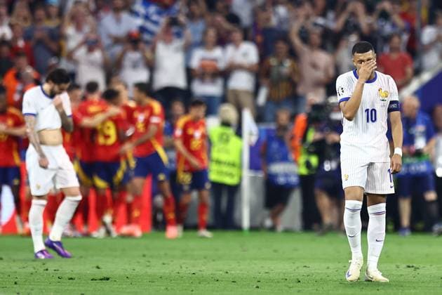 A dejected looking Kylian Mbappà of France after Jules Koundà of France s own goal Spain v France, UEFA European Championship, EM, Europameisterschaft 2024, Semi Final, Football, Munich Football Arena, Munich, Germany - 09 Jul 2024 EDITORIAL USE ONLY No use with unauthorised audio, video, data, fixture lists, club league logos or live services. Online in-match use limited to 120 images, no video emulation. No use in betting, games or single club league player publications. Copyright: xMichaelxZemanek Shutterstockx 14576887bp