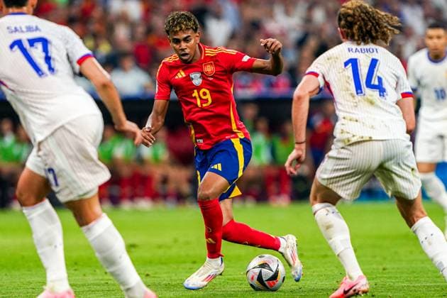 2024-07-09 Spain v France - UEFA EURO, EM, Europameisterschaft,Fussball 2024 Semi Final MUNICH, NETHERLANDS - JULY 9: Lamine Yamal of Spain scores a goal during the UEFA EURO 2024 Semi Final match between Spain and France at Munich Football Arena on July 9, 2024 in Munich, Netherlands. Munich Munich Football Arena Netherlands Content not available for redistribution in The Netherlands directly or indirectly through any third parties. Copyright: xAndrexWeeningx
