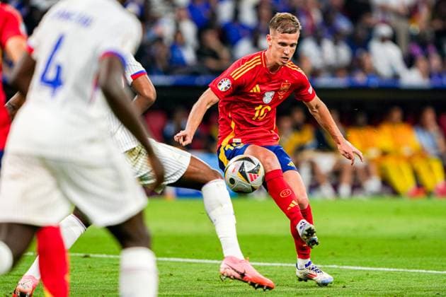 2024-07-09 Spain v France - UEFA EURO, EM, Europameisterschaft,Fussball 2024 Semi Final MUNICH, NETHERLANDS - JULY 9: Dani Olmo of Spain scores a goal during the UEFA EURO 2024 Semi Final match between Spain and France at Munich Football Arena on July 9, 2024 in Munich, Netherlands. Munich Munich Football Arena Netherlands Content not available for redistribution in The Netherlands directly or indirectly through any third parties. Copyright: xAndrexWeeningx