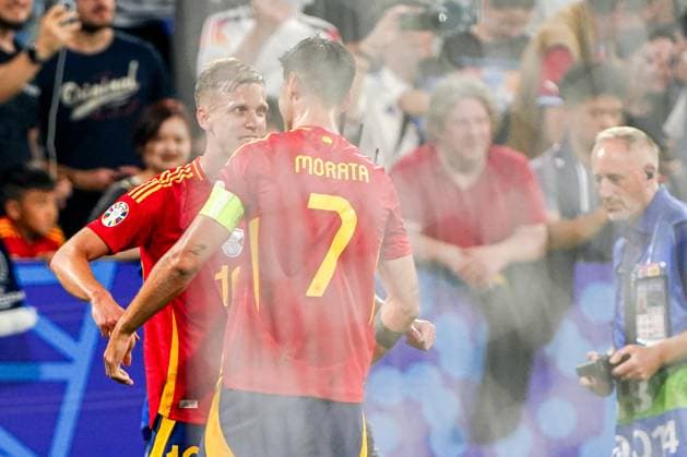 2024-07-09 Spain v France - UEFA EURO, EM, Europameisterschaft,Fussball 2024 Semi Final MUNICH, NETHERLANDS - JULY 9: Dani Olmo of Spain celebrates after scoring his teams second goal, Alvaro Morata of Spain during the UEFA EURO 2024 Semi Final match between Spain and France at Munich Football Arena on July 9, 2024 in Munich, Netherlands. Munich Munich Football Arena Netherlands Content not available for redistribution in The Netherlands directly or indirectly through any third parties. Copyright: xAndrexWeeningx