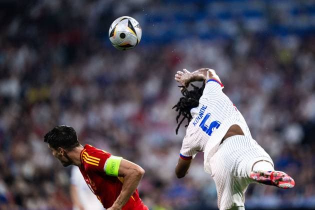 240709 Alvaro Morata of Spain and Jules KoundÃ of France during the UEFA Euro 2024 Football Championship semifinal between Spain and France on July 9, 2024 in Munich Photo Mathias Bergeld BILDBYRAN code MB MB0944 fotboll football soccer fotballs em europamästerskap em uefa euro uefa european football championship euro 2024 semifinal semifinals spanien spain frankrike france bbeng  Copyright: MATHIASxBERGELD BB240709MB084