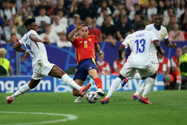 Munich: Munich , Germany 09.07.2024: Aurelien Tchouameni of France, Fabian Ruiz of Spain during the UEFA EURO, EM, Europameisterschaft,Fussball 2024 semi-finals, football match between Spain vs France at Munich Football Allianz Arena UEFA European Football Championship - UEFA Euro 2024 - Semifinals - Spain vs France  - ZUMAp169 20240709_zsa_p169_159 Copyright: xMarcoxIacobucci IPAxSportx