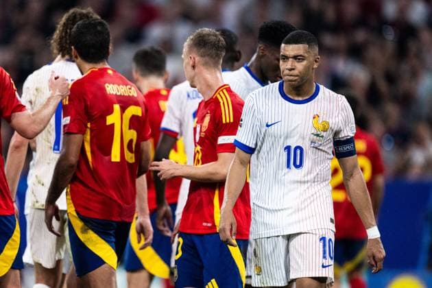 240709 Kylian MbappÃ of France looks dejected during the UEFA Euro 2024 Football Championship semifinal between Spain and France on July 9, 2024 in Munich Photo Mathias Bergeld BILDBYRAN code MB MB0944 football football soccer football em european championship em uefa euro uefa european football championship euro 2024 semifinal semifinals spain spain france france bbeng depp  Copyright: MATHIASxBERGELD BB240709MB104