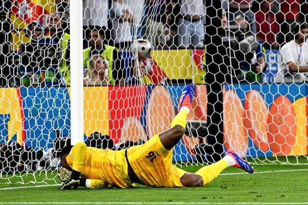 Munich, Germany, June 09th 2024: Mike Maignan of France in action during The UEFA EURO, EM, Europameisterschaft,Fussball 2024 Semi-Finals football match between Spain and France at Munich Football Arena, Munich, Germany. (Igor Kupljenik SPP)  Copyright: xIgorxKupljenikx xSPPx spp-en-IgKuSp-IK0_0517