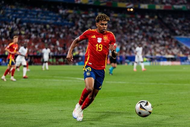UEFA EURO 2024 Spain France 09 07 2024 Lamine Yamal Spain, 19 on the ball UEFA EURO 2024 Spain France Munich Football Arena, Munich on 09 07 2024 Copyright: xBEAUTIFULxSPORTS Wunderlx