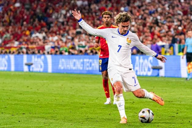 2024-07-09 Spain v France - UEFA EURO, EM, Europameisterschaft,Fussball 2024 Semi Final MUNICH, NETHERLANDS - JULY 9: Antoine Griezmann of France runs with the ball during the UEFA EURO 2024 Semi Final match between Spain and France at Munich Football Arena on July 9, 2024 in Munich, Netherlands. Munich Munich Football Arena Netherlands Content not available for redistribution in The Netherlands directly or indirectly through any third parties. Copyright: xAndrexWeeningx