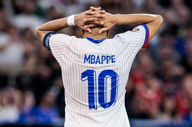 UEFA EURO 2024 Spain France 09 07 2024 Kylian Mbappe France, 10 beats his hands over his head UEFA EURO 2024 Spain France Munich Football Arena, Munich on 09 07 2024 Copyright: xBEAUTIFULxSPORTS Wunderlx