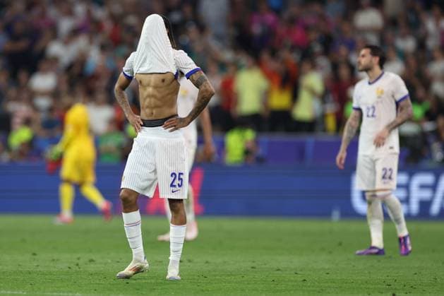 EURO 2024, Die Highlights UEFA EURO, EM, Europameisterschaft,Fussball 2024: Semi-finals Spain vs France at Munich Football Allianz Arena Munich , Germany 09.07.2024: French players Bradley Barcola of France disappointed after defeat in the UEFA EURO 2024 semi-finals, football match between Spain vs France at Munich Football Allianz Arena Munich Football Arena Germany Germany Copyright: xmarcoxiacobucci