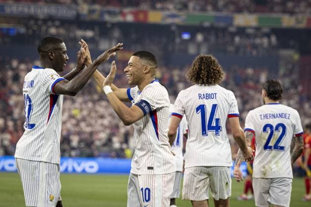Joie des joueurs de France apres le but de 12 Kolo Muani Randal KOLO MUANI Forward (FRA) FOOTBALL : France vs Espagne Euro 2024 demi-finale - Allianz Arena Munich- 09 07 2024 ElyxandroCegarra Panoramic 
