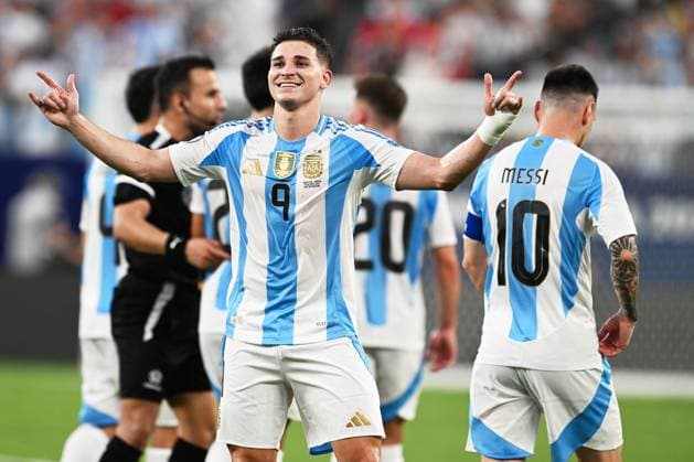 Fußball, Copa America, Die Highlights RECORD DATE NOT STATED Copa America USA 2024 Argentina vs Canada - Semifinal Julian Alvarez celebrates his goal 1-0 of Argentina during the CONMEBOL Copa America 2024 Semi-final match between Argentina and Canada, at MetLife Stadium, on July 09, 2024 in East Rutherford, New Jersey, United States. EAST RUTHERFORD NEW JERSEY UNITED STATES  Copyright: xDavidxLeahx 20240709192513_CA_SF_2024_ARG_CAN_ALVAREZ112
