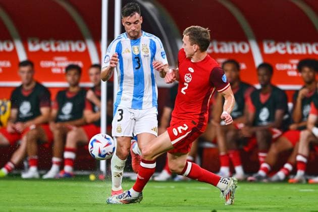 RECORD DATE NOT STATED Copa America USA 2024 Argentina vs Canada - Semifinal Nicolas Tagliafico (L) of Argentina fights for the ball with Alistair Johnston of Canada during the CONMEBOL Copa America 2024 Semi-final match between Argentina and Canada, at MetLife Stadium, on July 09, 2024 in East Rutherford, New Jersey, United States. EAST RUTHERFORD NEW JERSEY UNITED STATES  Copyright: xJorgexMartinezx 20240709195958_CA_SF_2024_ARG_CAN_TAGLIAFICO155