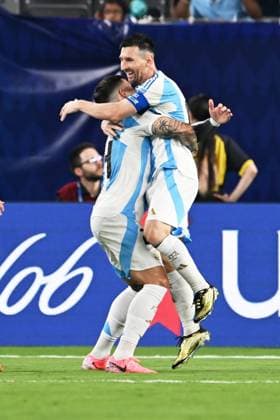Fußball, Copa America, Die Highlights RECORD DATE NOT STATED Copa America USA 2024 Argentina vs Canada - Semifinal Lionel Messi celebrates his goal 2-0 with Enzo Fernandez of Argentina during the CONMEBOL Copa America 2024 Semi-final match between Argentina and Canada, at MetLife Stadium, on July 09, 2024 in East Rutherford, New Jersey, United States. EAST RUTHERFORD NEW JERSEY UNITED STATES  Copyright: xDavidxLeahx 20240709203003_CA_SF_2024_ARG_CAN_MESSI229