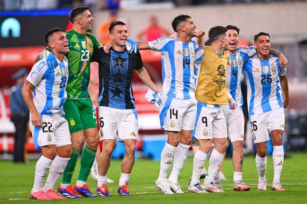 RECORD DATE NOT STATED Copa America USA 2024 Argentina 2-0 Canada - Semifinal Lautaro Martinez, Emiliano Martinez, Giovanni Lo Celso, Exequiel Palacios of Argentina during the CONMEBOL Copa America 2024 Semi-final match between Argentina and Canada, at MetLife Stadium, on July 09, 2024 in East Rutherford, New Jersey, United States. EAST RUTHERFORD NEW JERSEY UNITED STATES  Copyright: xJorgexMartinezx 20240709211041_CA_SF_2024_ARG_CAN_MARTINEZ304