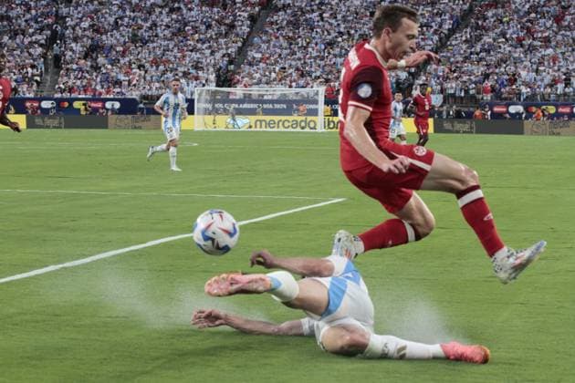 Fußball, Copa America, Die Highlights Sport Bilder des Tages Canada v Argentina - CONMEBOL Copa America USA 2024 A general view is showing during the CONMEBOL Copa America 2024 semifinal match between Canada and Argentina at MetLife Stadium on July 09, 2024, in East Rutherford, New Jersey. Goals from Lionel Messi and Julian Alvarez are helping Argentina defeat Canada in Tuesday s Copa America semifinal at MetLife Stadium. Despite the loss, the Canadians, ranked 48th in the world, are not disappointing in front of a lively crowd of 80,102 on a hot and humid night at MetLife Stadium, home of the NFL, American Football Herren, USA s New York Giants and Jets as well as the 2026 FIFA World Cup, WM, Weltmeisterschaft, Fussball Final. NEW JERSEY United States Copyright: xDeccioxSerranox originalFilename:serrano-notitle240709_npHOJ.jpg