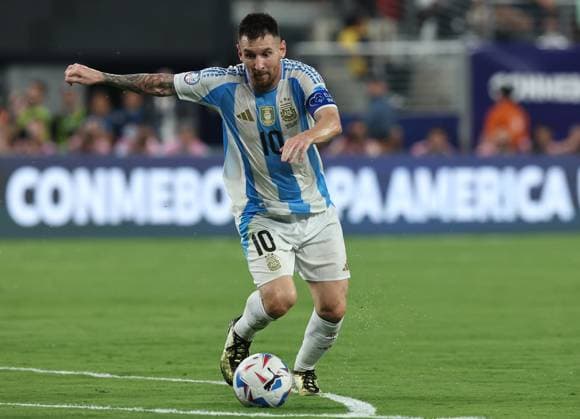 X vies for the ball with X during the Copa América USA 2024 semifinal match against X, at MetLife Stadium in New Jersey, on July 9, 2024 NEW JERSEY UNITED STATES Copyright: xALEJANDROxPAGNIx